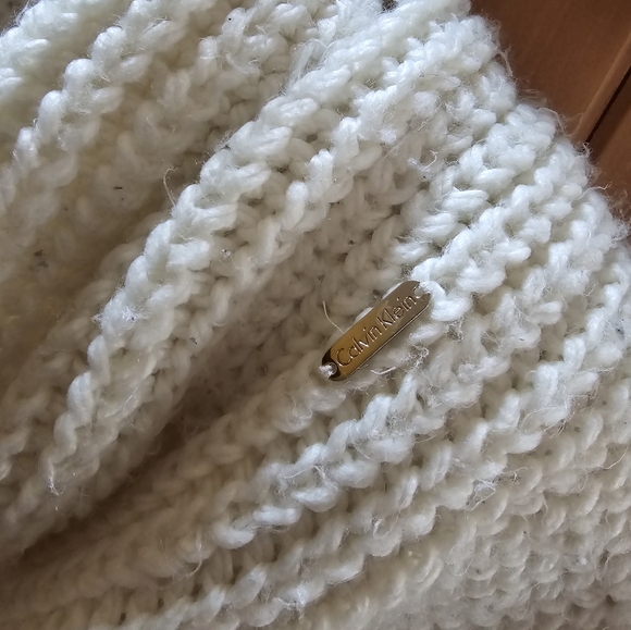 Calvin Klein scarf - Picture 2 of 4